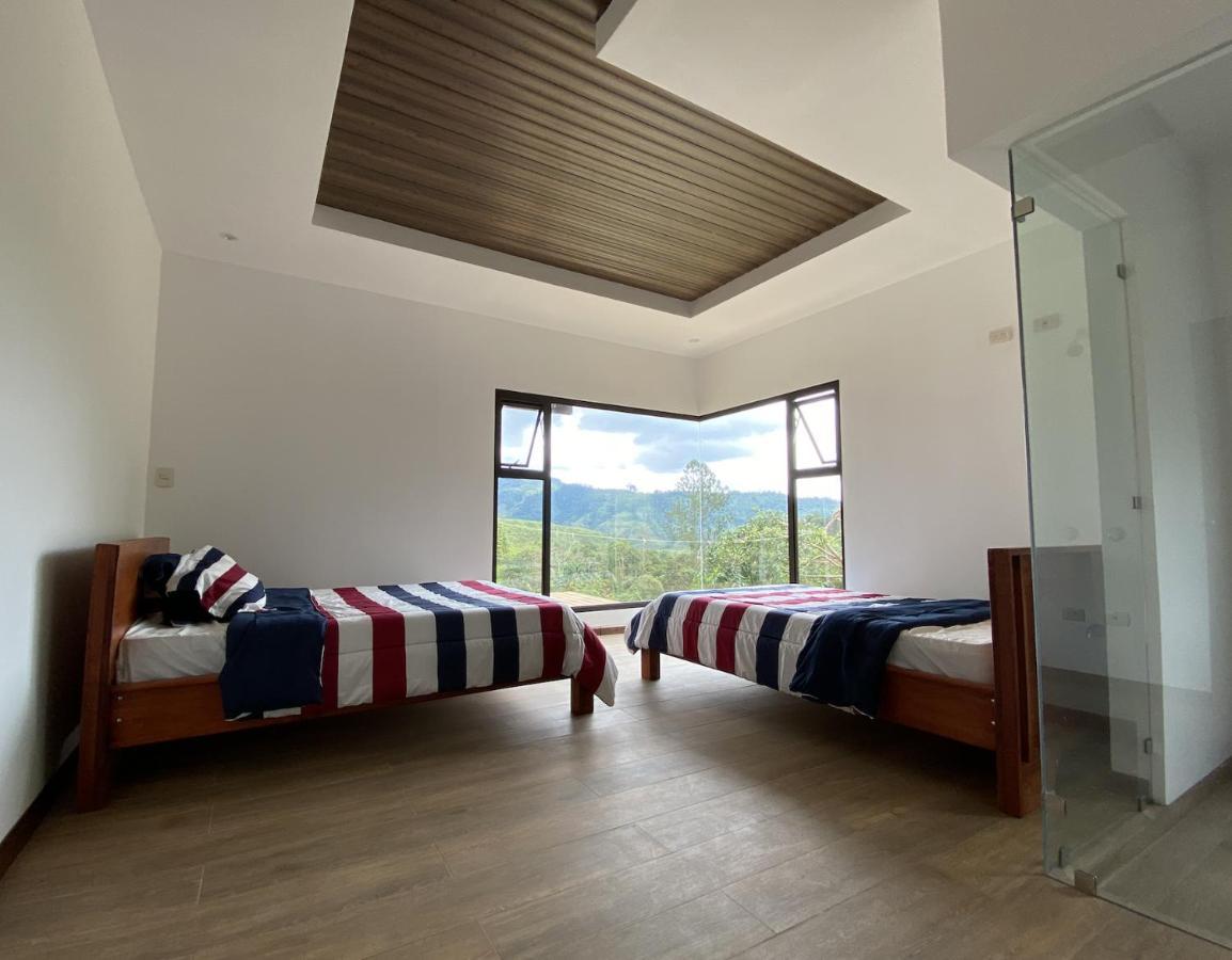 Arte De Plumas Birding Lodge Cartago Kültér fotó